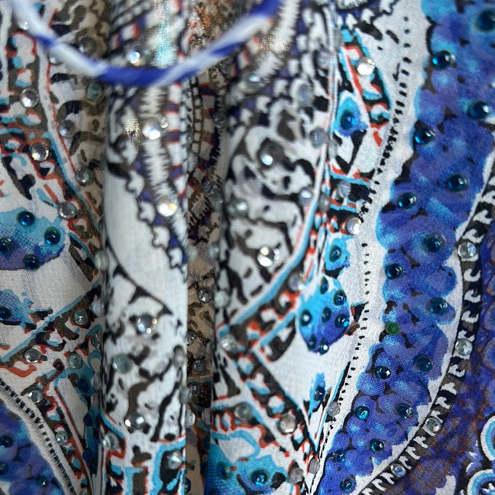 Blue and White Patterned Tunic - Picture 4 of 7